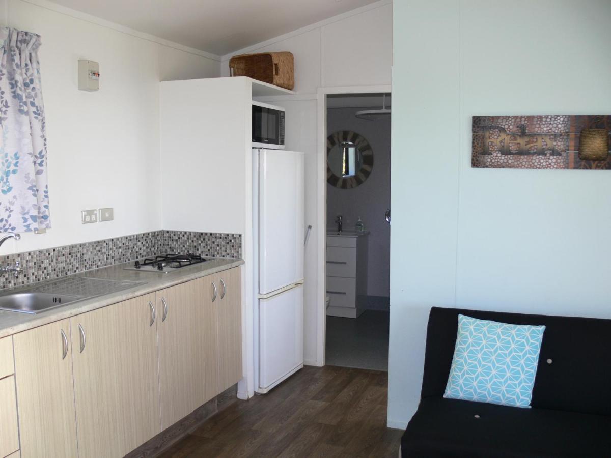 Oakura Beach Holiday Park Zimmer foto